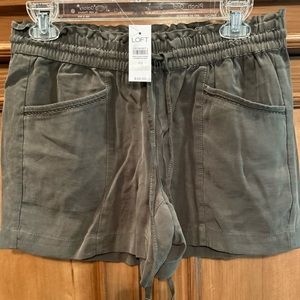 NWT - Loft elastic waist shorts